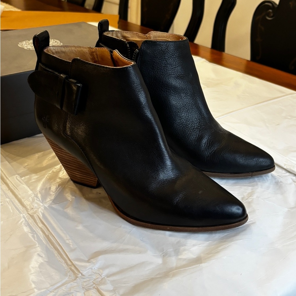 Vince Camuto Black Leather Ankle Booties